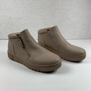 Women's SOUL Naturalizer Size 9.5 W Turner Mid Warm Taupe Mid Sneaker 7445‎